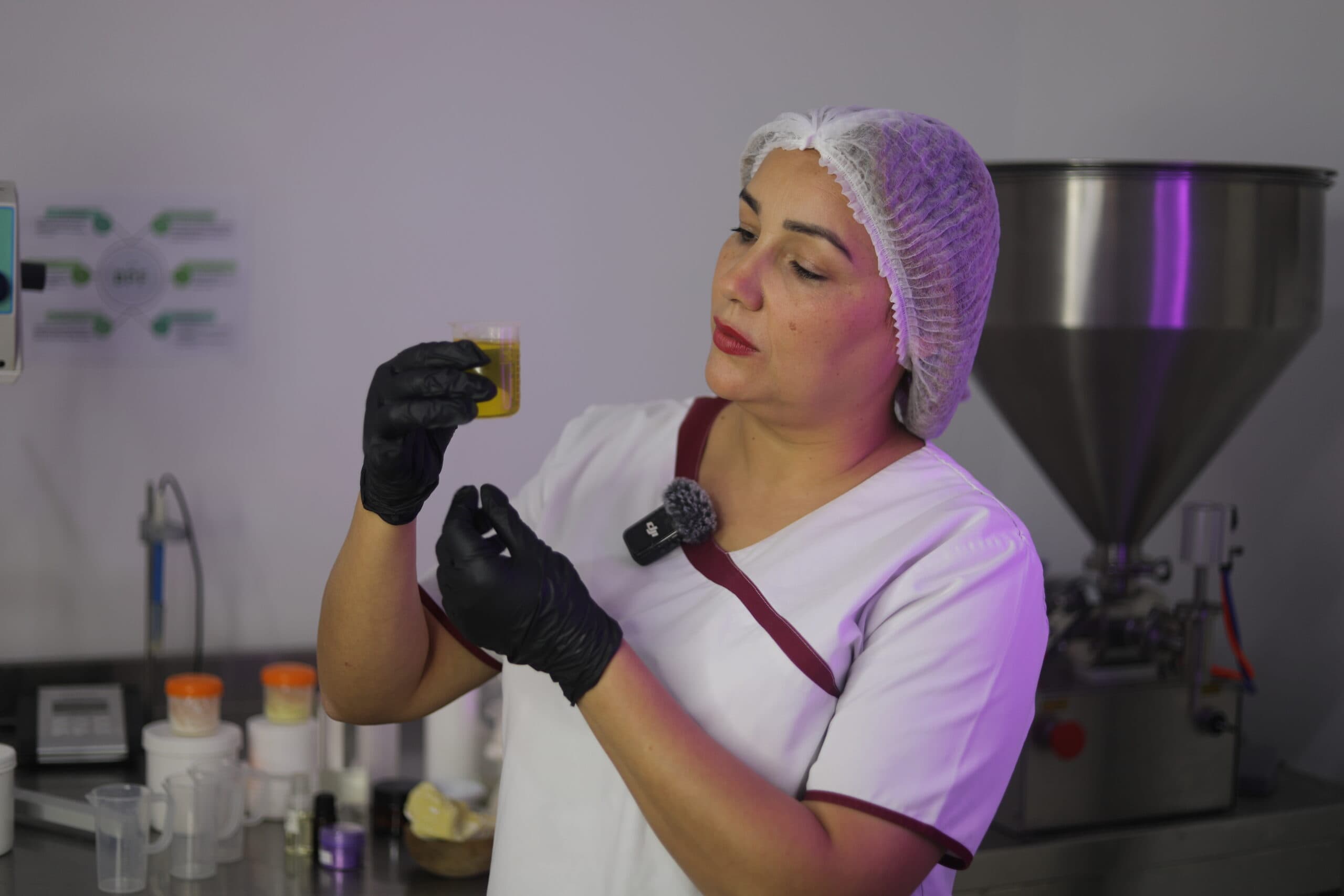 Atelier Extraction des Huiles Essentielles 4 - Rayhanet Academy Tunis