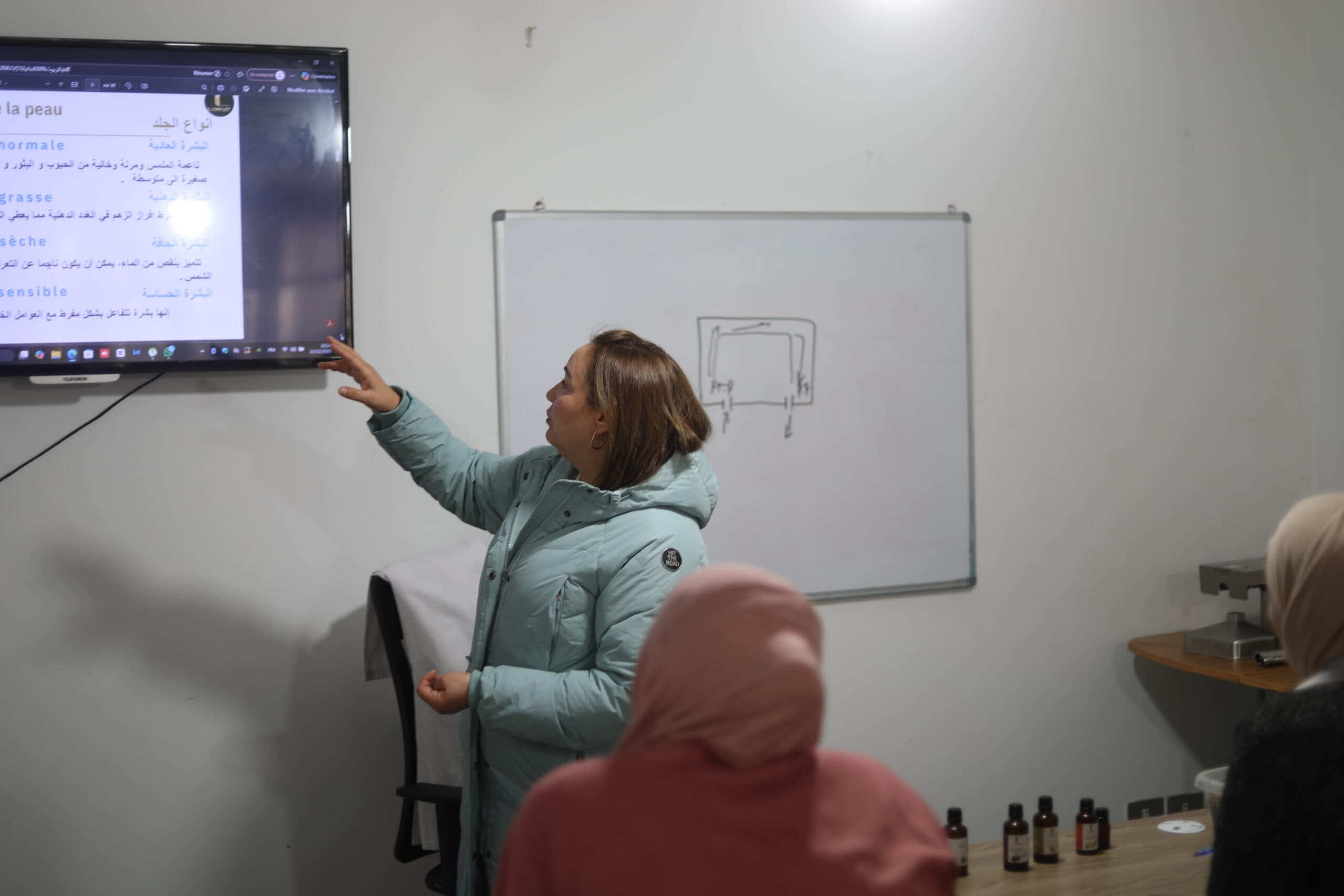 Atelier Extraction des Huiles Essentielles 8 - Rayhanet Academy Tunis