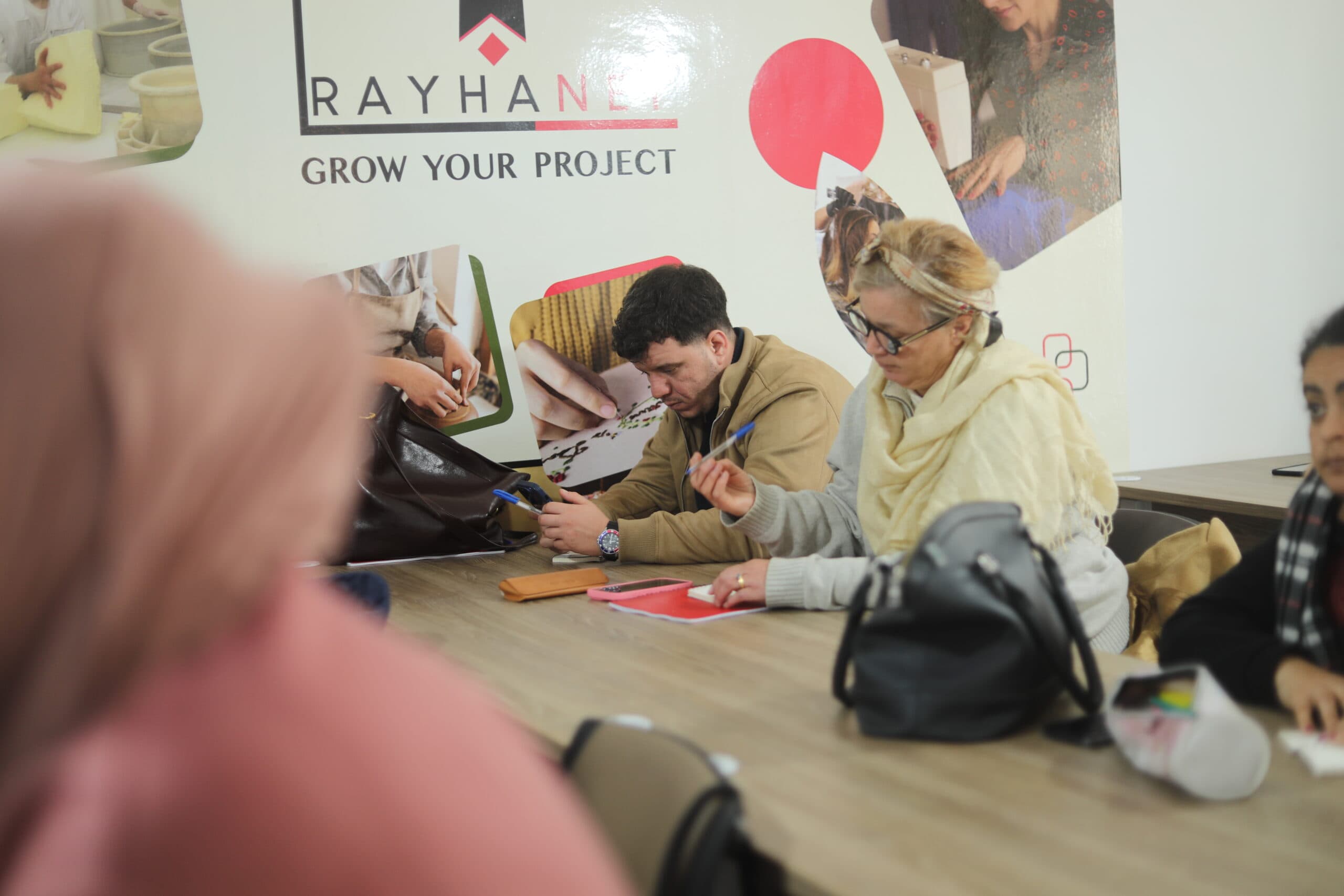 Atelier Extraction des Huiles Essentielles 13 - Rayhanet Academy Tunis