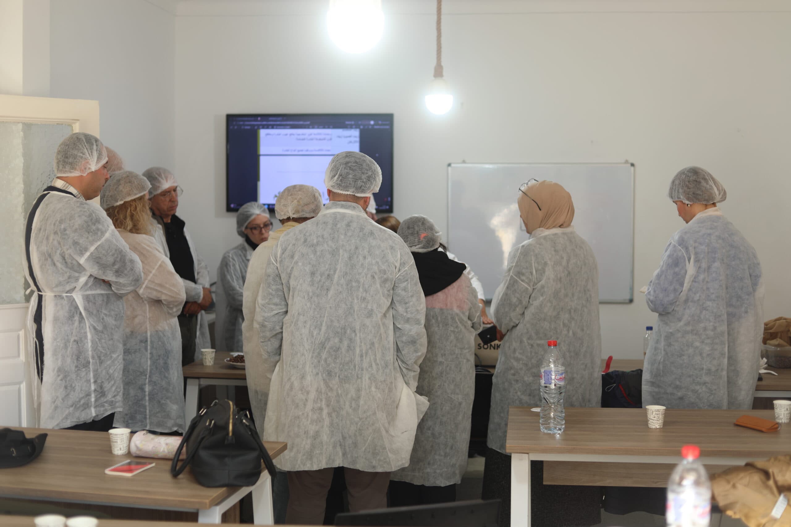 Atelier Extraction des Huiles Essentielles 16 - Rayhanet Academy Tunis