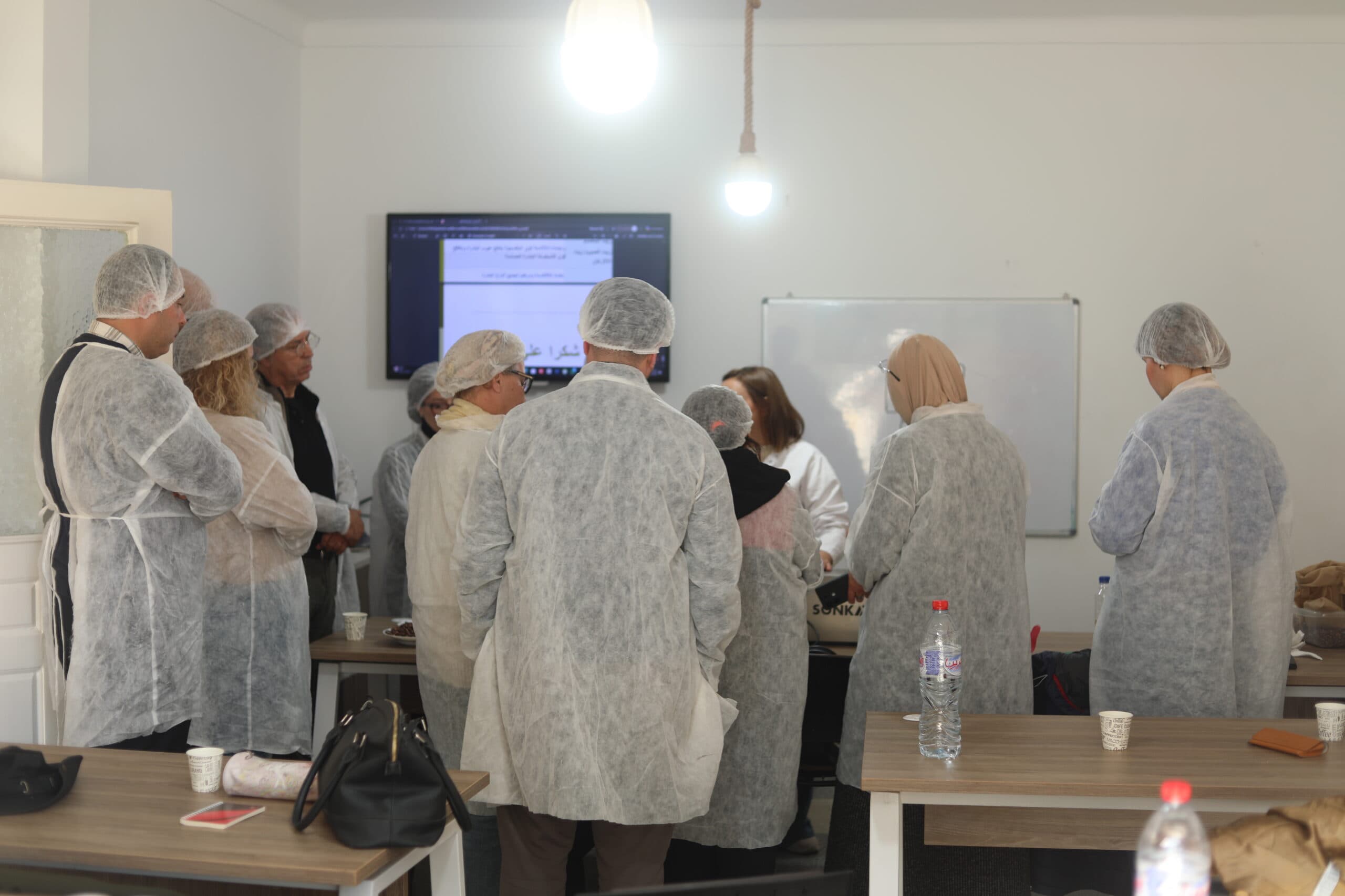 Atelier Extraction des Huiles Essentielles 17 - Rayhanet Academy Tunis